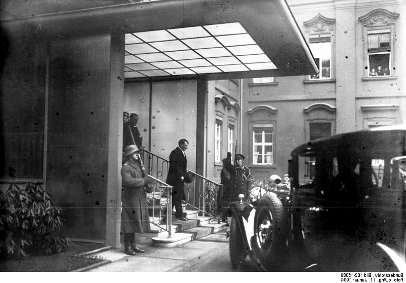 New Year’s Reception with President Paul von Hindenburg. Hitler leaves the President’s palace in the Wilhelmstrasse to the reception